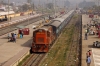 KGP WDG3A 13309 arrives into Sakri Jct with what appeared to be an additional train, announced as a Jaynagar - Samastipur Intercity; on any other day of the week this train would have been 13225 1105 Jaynagar - Danapur, which is Sunday's excepted....