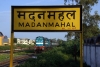 KTE WDM2 16756 arrives Madan Mahal with 51672 1445 Katni - Itarsi "Fast Pass"