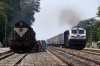 Gurra (L-R) KTE WDM2 17665, still in ET livery, stands with a ballast train, while ET WDP4B 40042 runs through with 13202 2215 (P) Lokmanya Tilak Terminus - Rajendranagar