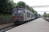 UZ VL80K-423 runs through Pidzamche with a freight